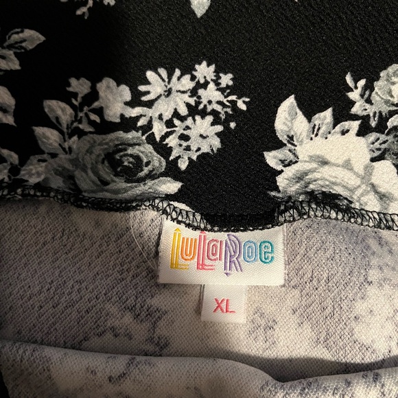 Bundle of 3 patterned LuLaRoe women’s skirts all size XL - Picture 5 of 11